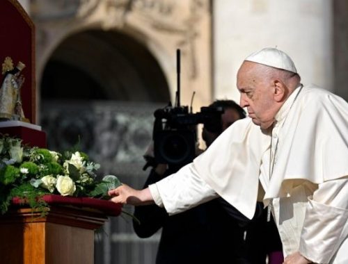 Ferenc pápa szerdai katekézise: Szívből imádkozzunk, szabadon!
